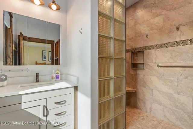 $3,950,000 | 399 Granite Rdg Drive, Alpine, WY 83128