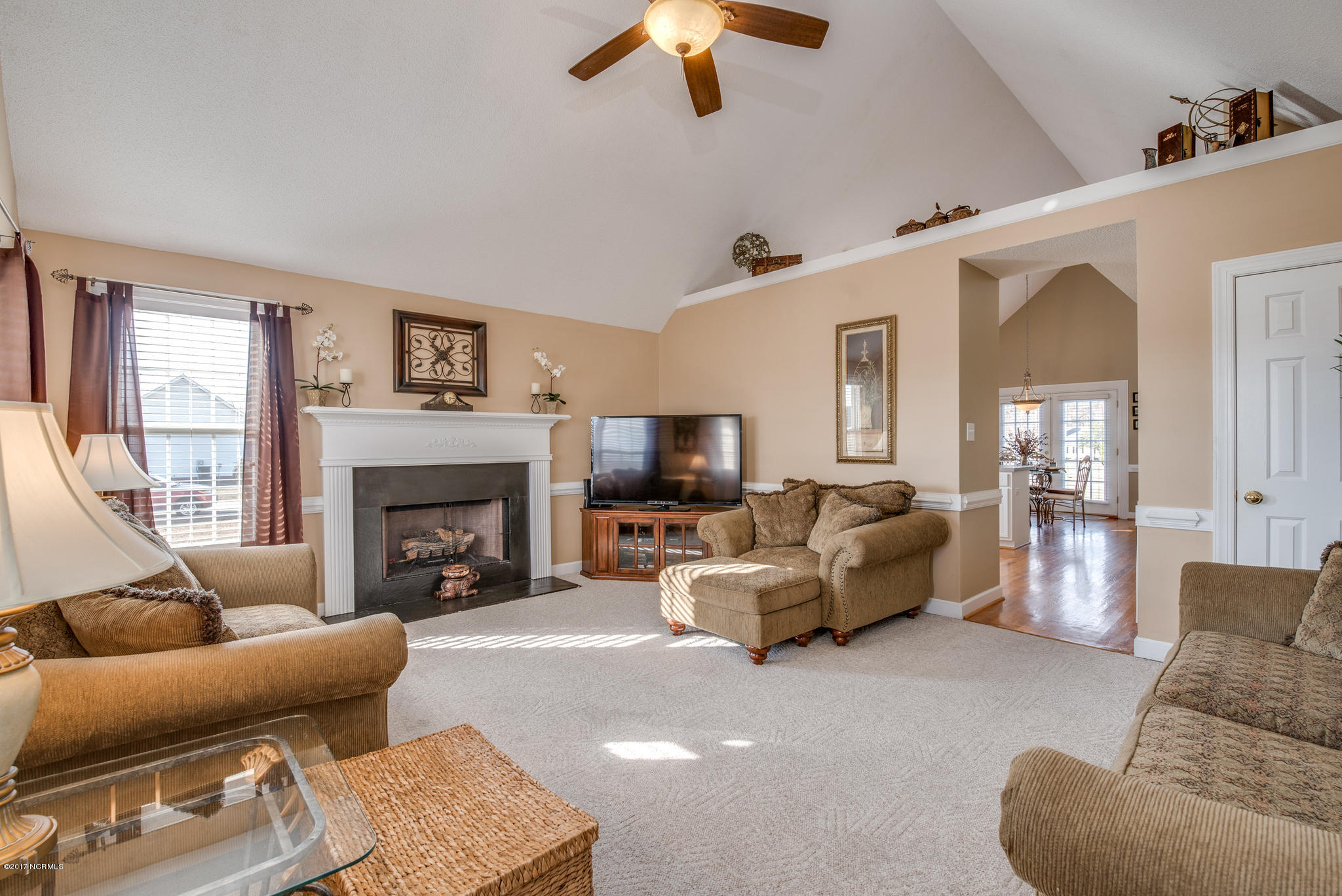 7170 Hunter Ridge Road Rocky Mount, NC 27803 - Photo 10 of 24 Living Room