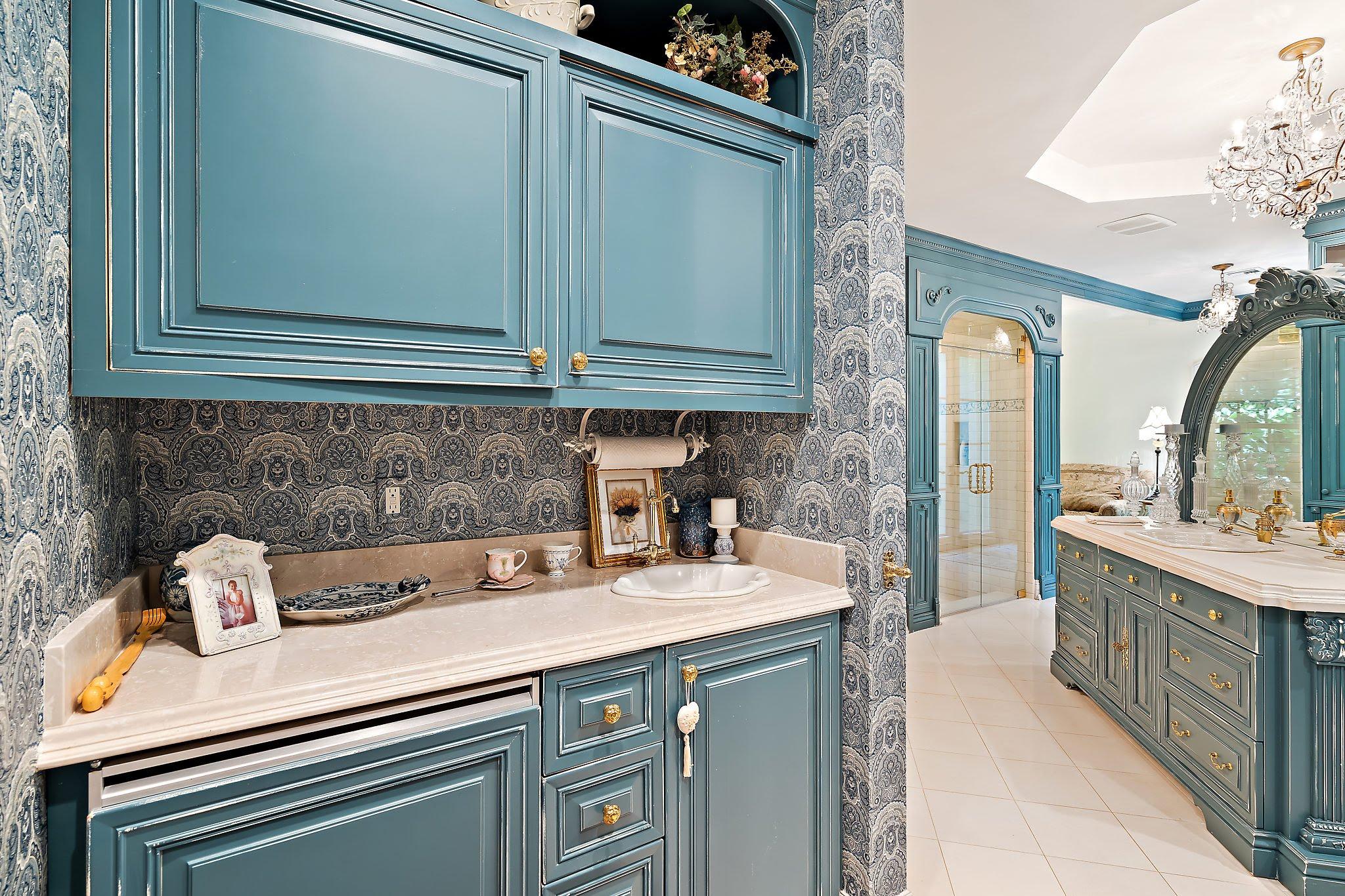 19 North Beach Road Hobe Sound, FL 33455 - Photo 30 of 75 Microwave, Regridgerator, wet bar