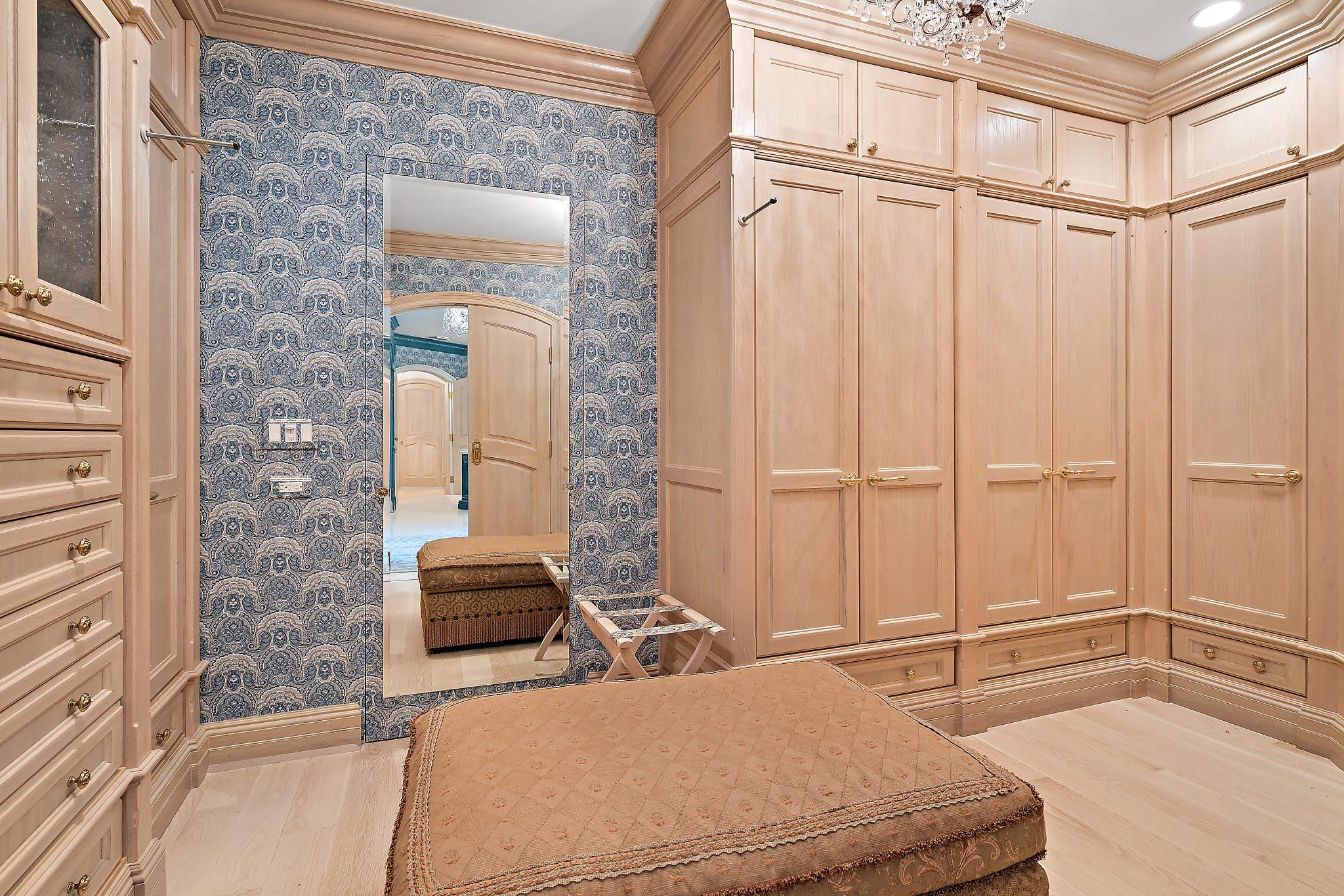 19 North Beach Road Hobe Sound, FL 33455 - Photo 35 of 75 Walk in closet