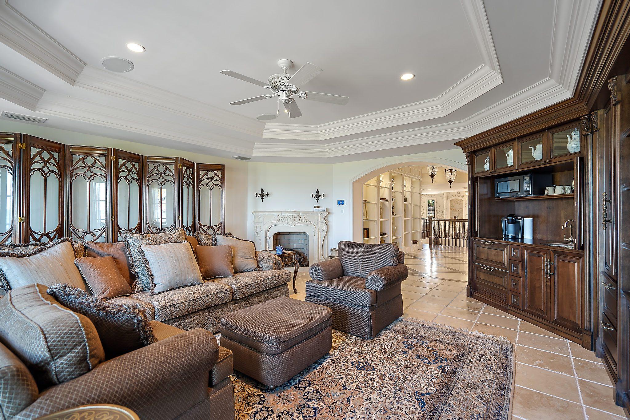 19 North Beach Road Hobe Sound, FL 33455 - Photo 42 of 75 Family room