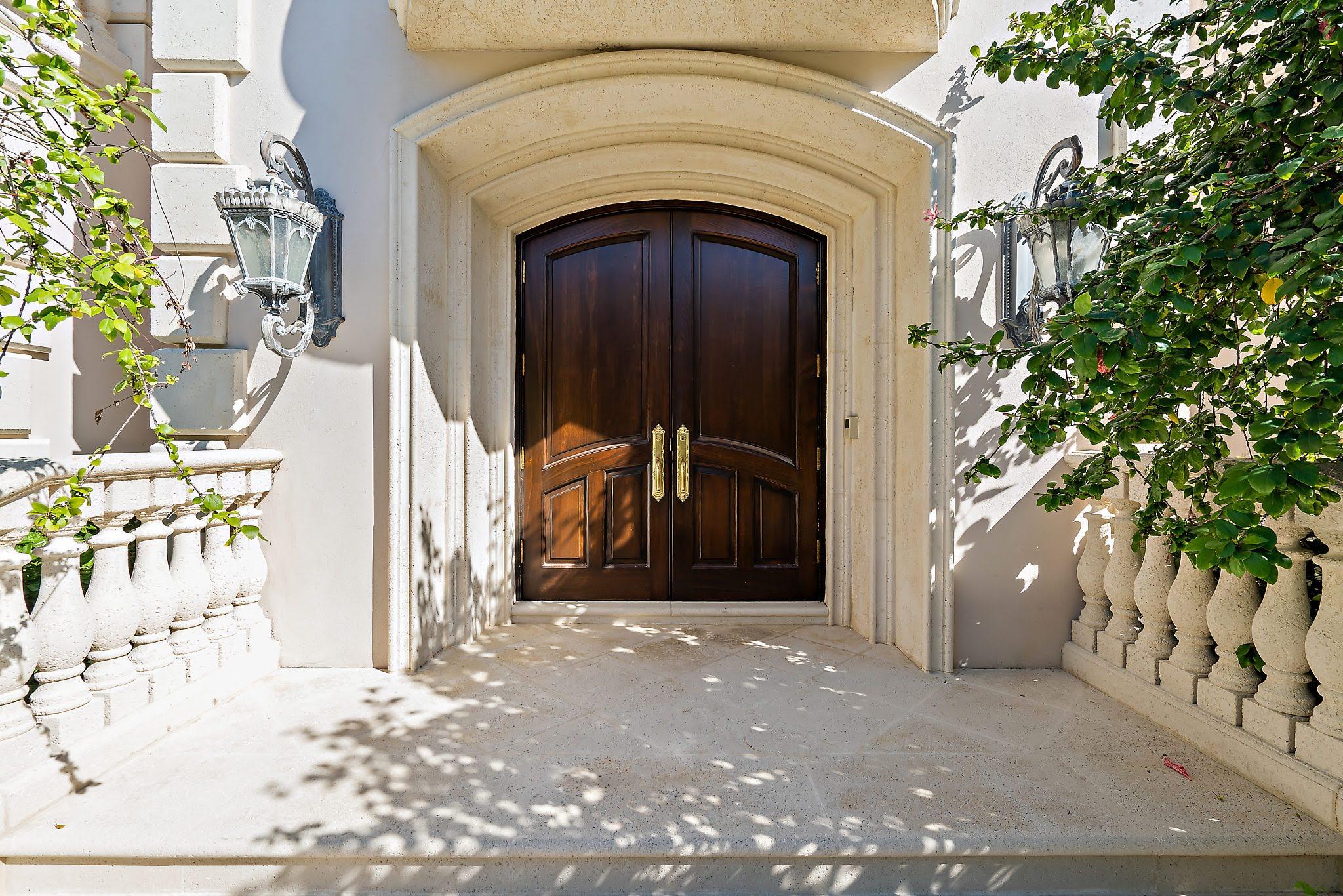 19 North Beach Road Hobe Sound, FL 33455 - Photo 9 of 75 Front door