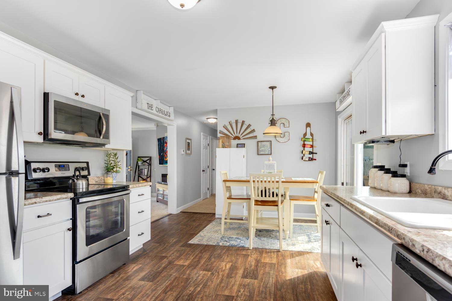 4 Oakview Court Ridgely, MD 21660 - Photo 2 of 26 Beautiful white kitchen