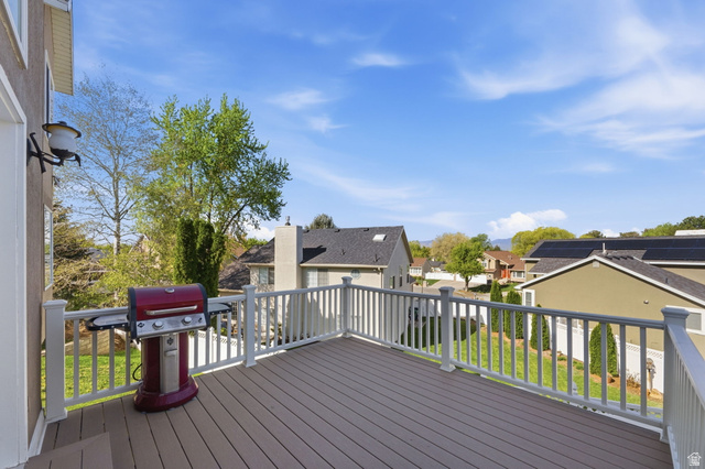 7910 Pear Tree Circle Sandy, UT 84094 - Photo 23 of 32