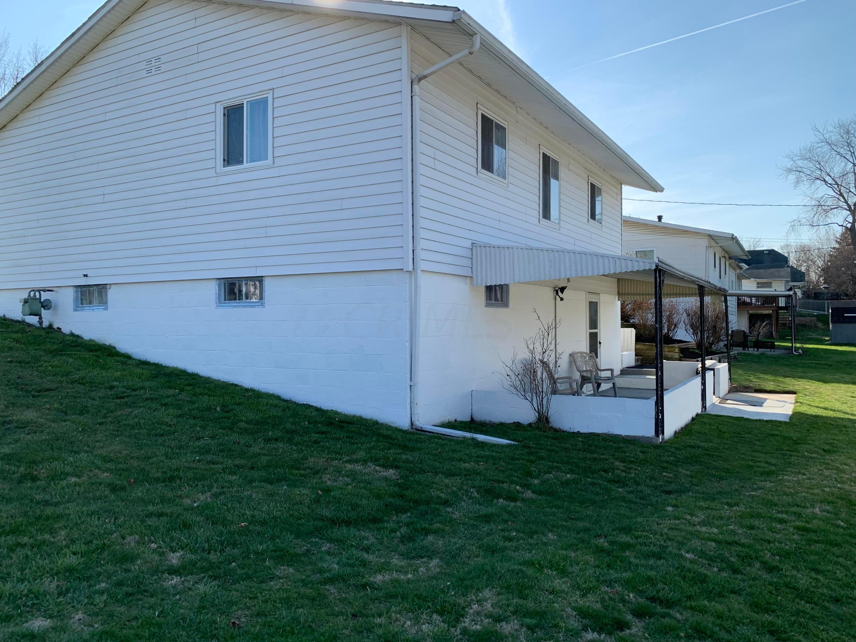 424 Watt Street Circleville, OH 43113 - Photo 8 of 43 Side