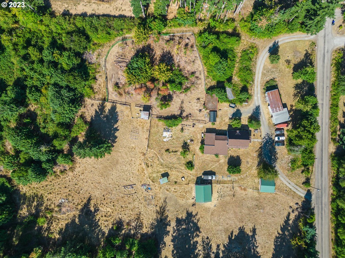 30871 South Oswalt Road Colton, OR 97017 - Photo 8 of 35 an aerial view of a house with a yard