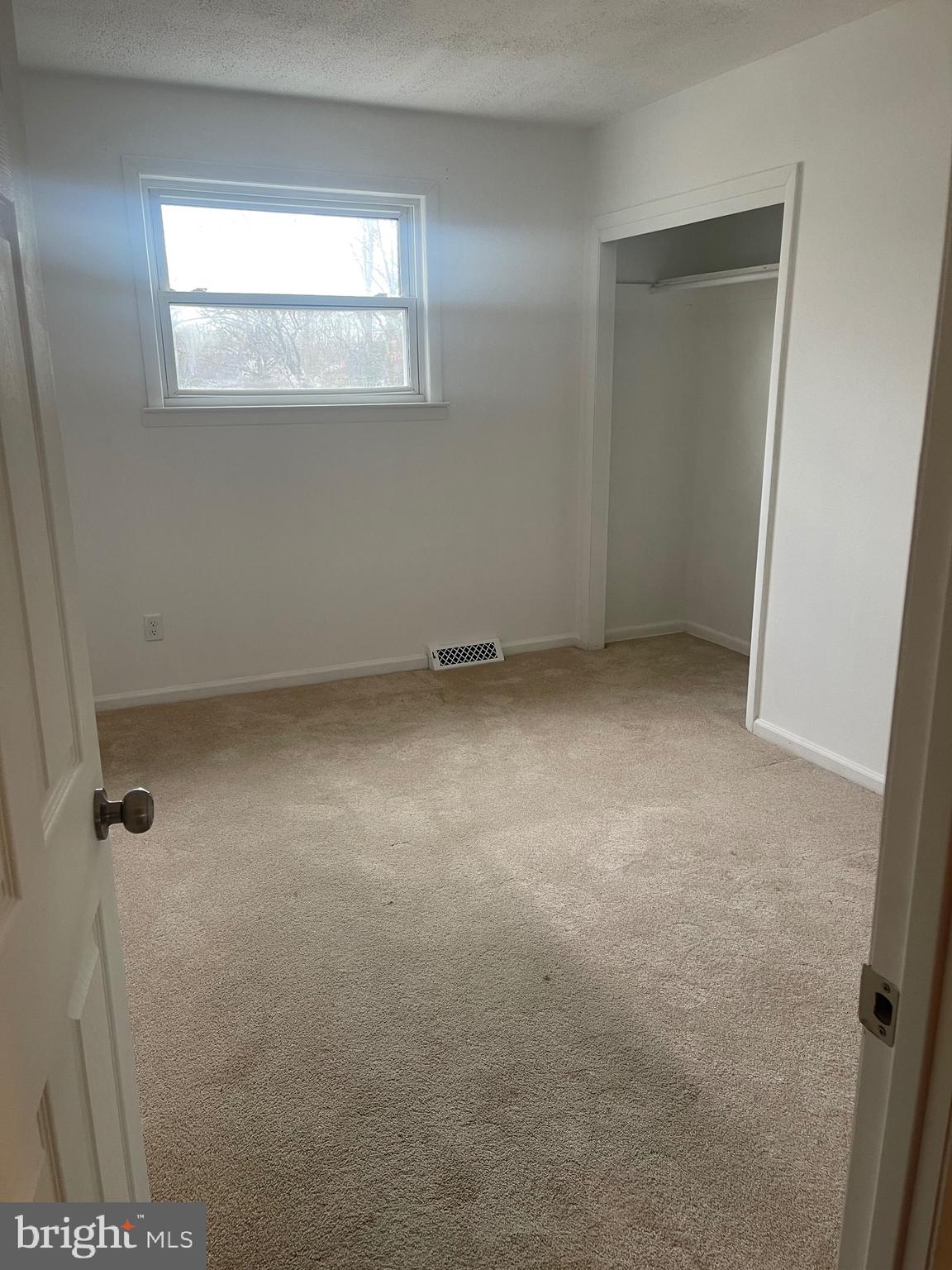 183 Lincoln Road Wenonah, NJ 08090 - Photo 11 of 19 an empty room with a window