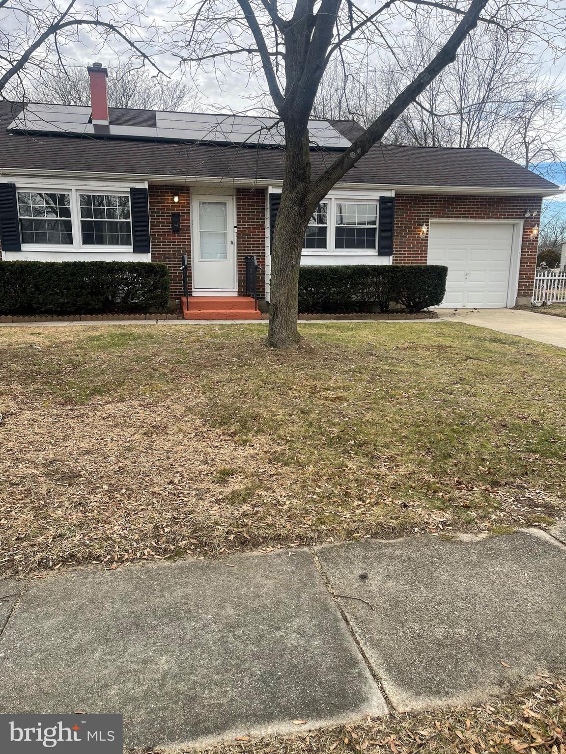 183 Lincoln Road Wenonah, NJ 08090 - Photo 2 of 19 a front view of a house with yard