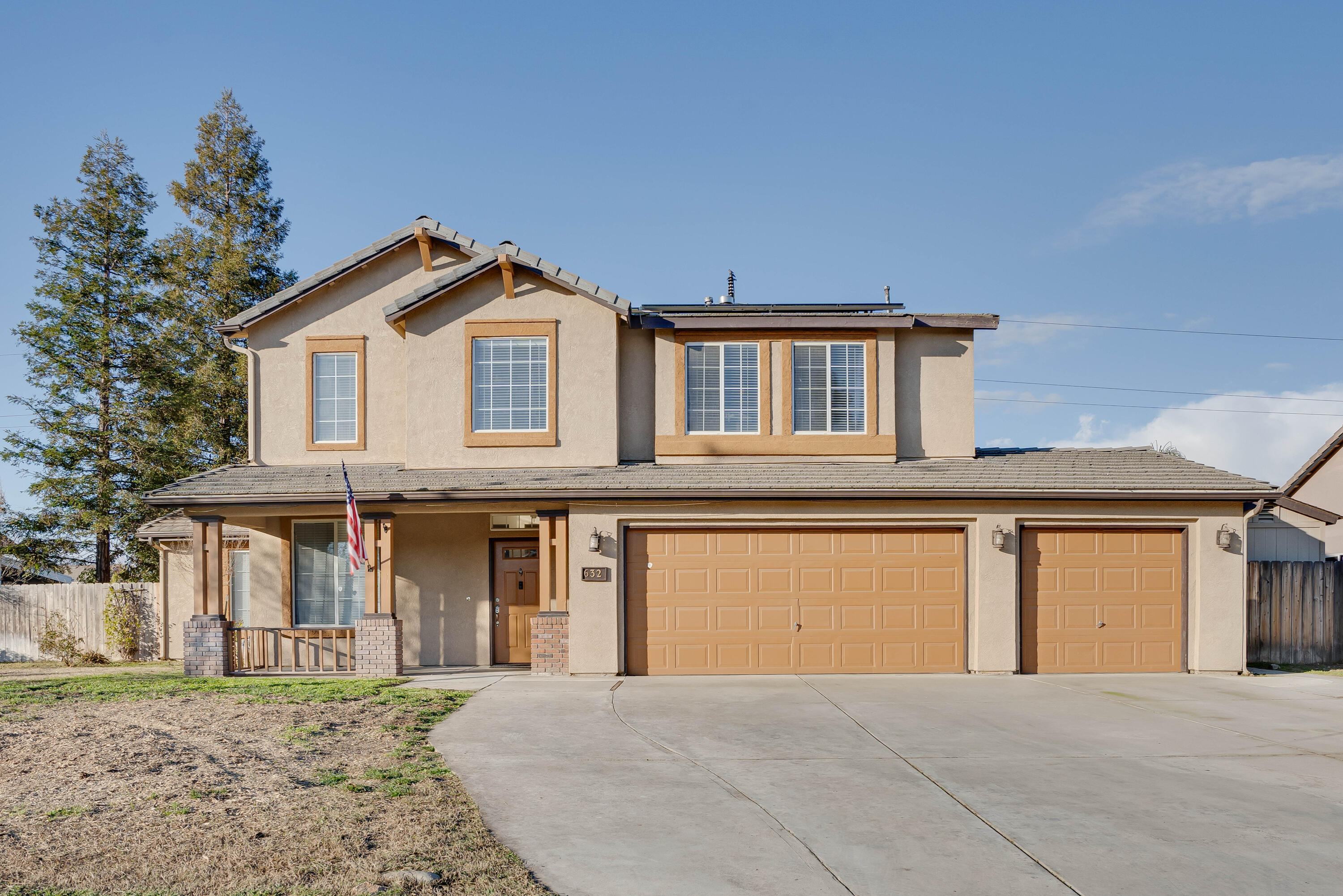 632 East Muir Avenue Reedley, CA 93654 - Photo 1 of 13 632 E Muir Reedley