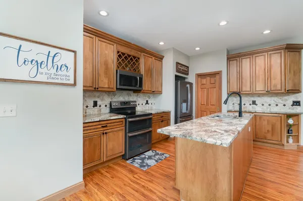 $649,900 | 1753 East Cove Circle, Lawrenceburg, IN 47025