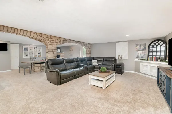 $649,900 | 1753 East Cove Circle, Lawrenceburg, IN 47025
