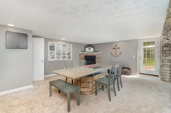 $649,900 | 1753 East Cove Circle, Lawrenceburg, IN 47025