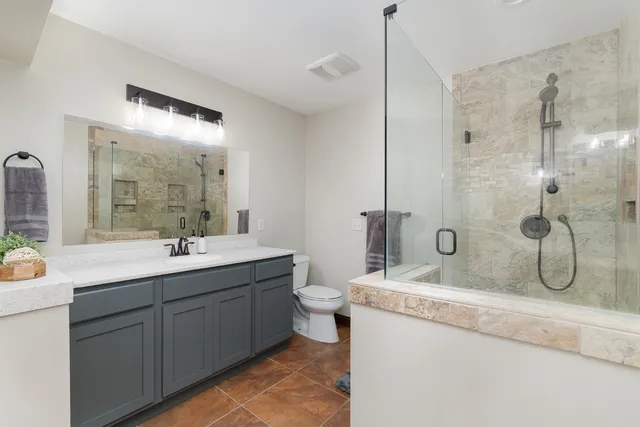 $674,900 | 1753 East Cove Circle, Lawrenceburg, IN 47025