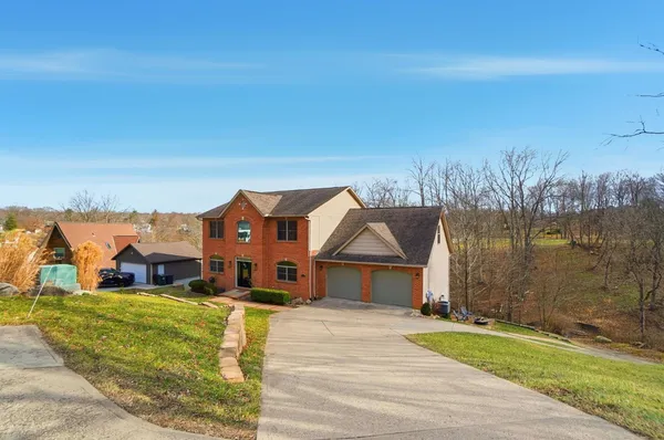 $649,900 | 1753 East Cove Circle, Lawrenceburg, IN 47025