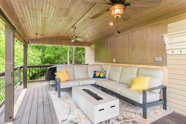 $649,900 | 1753 East Cove Circle, Lawrenceburg, IN 47025