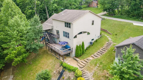 $649,900 | 1753 East Cove Circle, Lawrenceburg, IN 47025