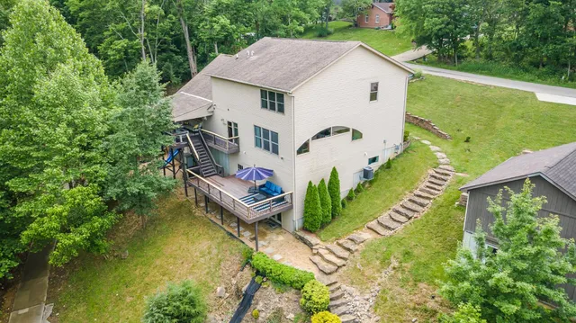 $674,900 | 1753 East Cove Circle, Lawrenceburg, IN 47025