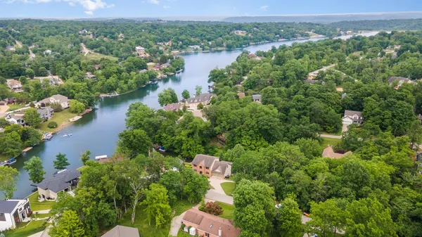 $649,900 | 1753 East Cove Circle, Lawrenceburg, IN 47025