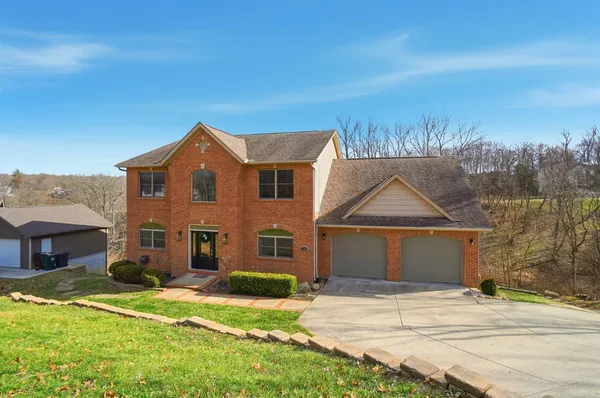 $649,900 | 1753 East Cove Circle, Lawrenceburg, IN 47025