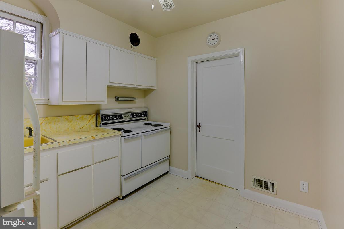 4021 Klausmier Road Baltimore, MD 21236 - Photo 22 of 29 Kitchen