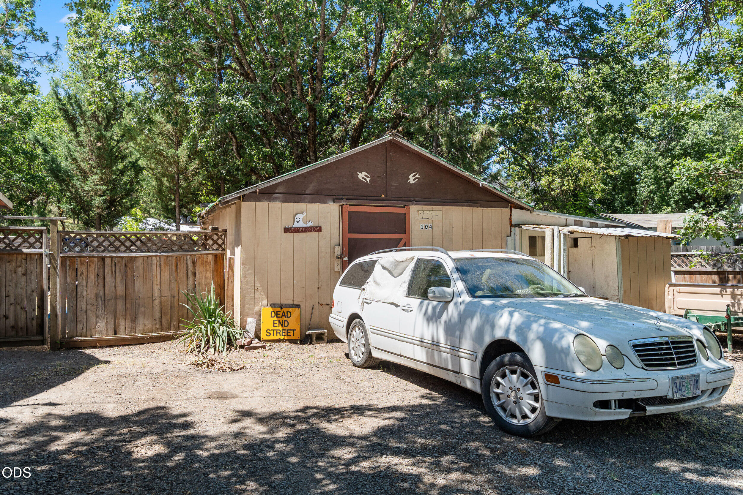 104 Fir Street Shady Cove, OR 97539 - Photo 9 of 37