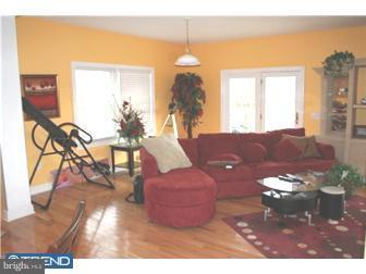 246 Robbinsville Road Princeton Junction, NJ 08550 - Photo 3 of 12 Living Room