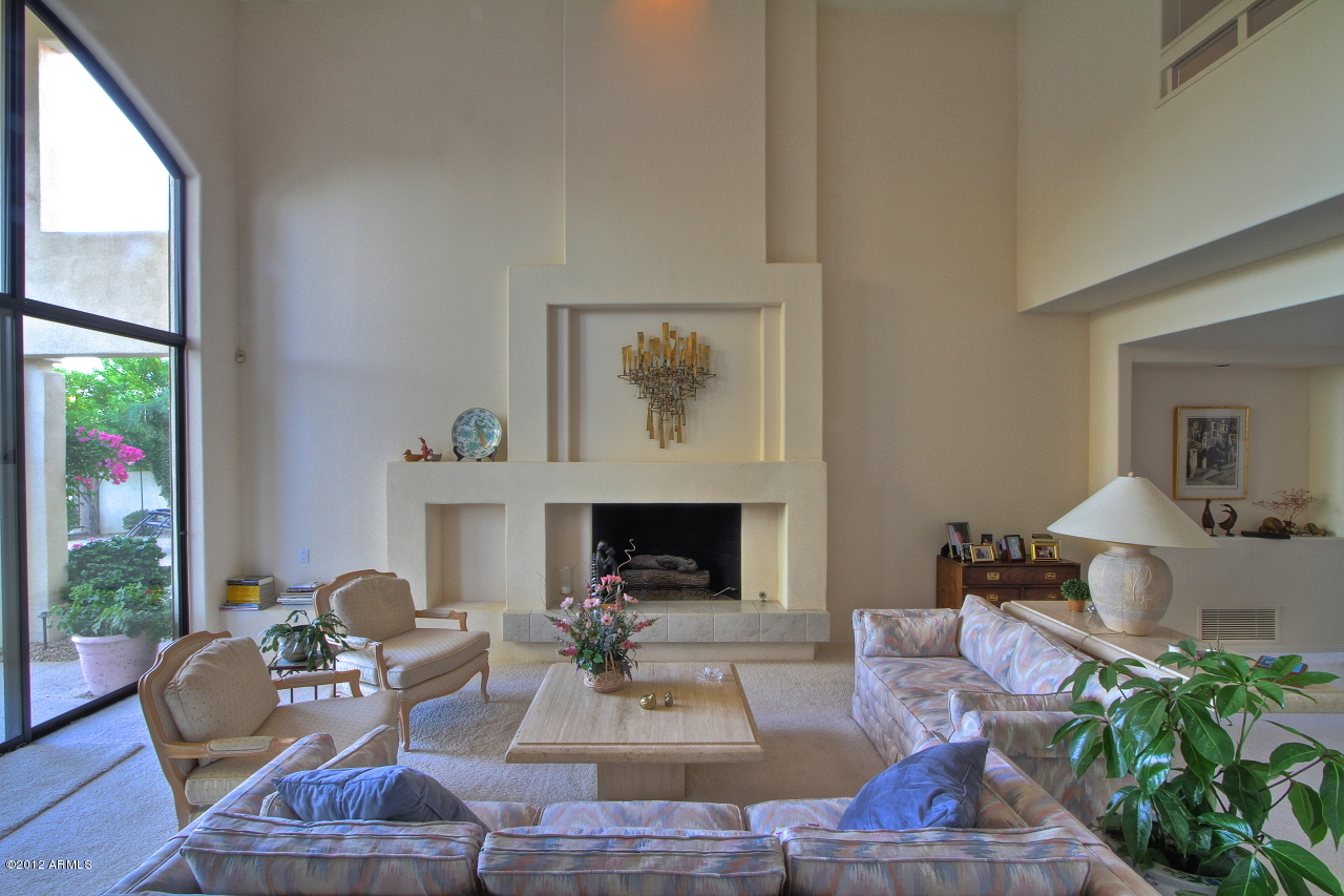 7425 East Gainey Ranch Road, Unit 24 Scottsdale, AZ 85258 - Photo 5 of 25 Living Room Detail