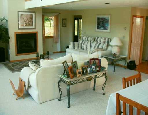 334 Duff Road Sewickley, PA 15143 - Photo 4 of 8 Gallery Image 4