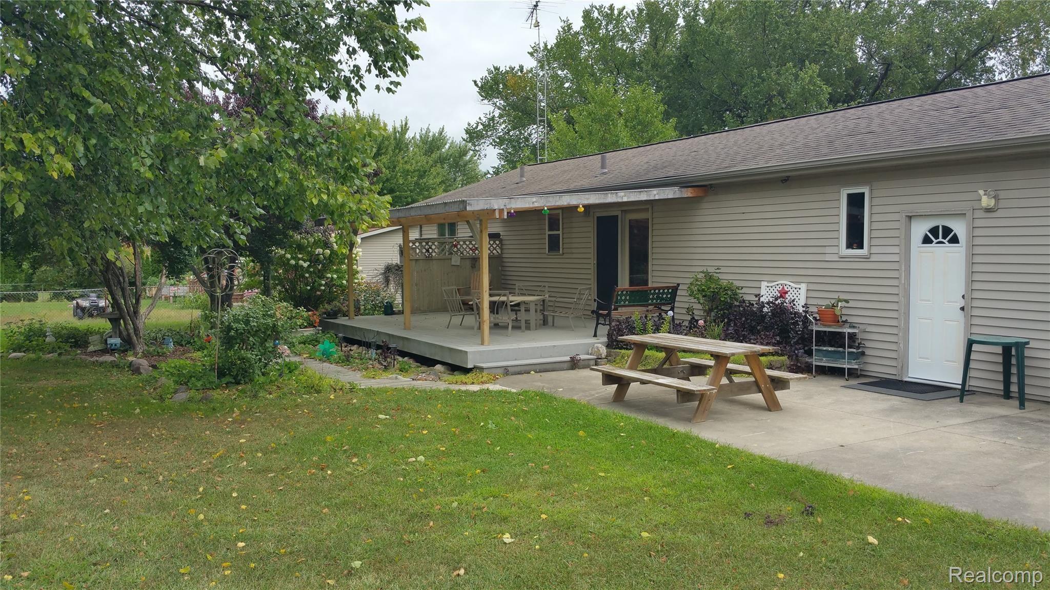 902 South Wilder Road Lapeer, MI 48446 - Photo 22 of 54 20190904_111435.jpg