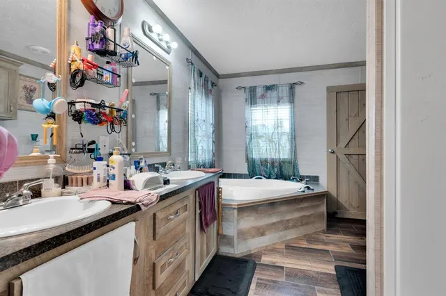 a view of walk in closet