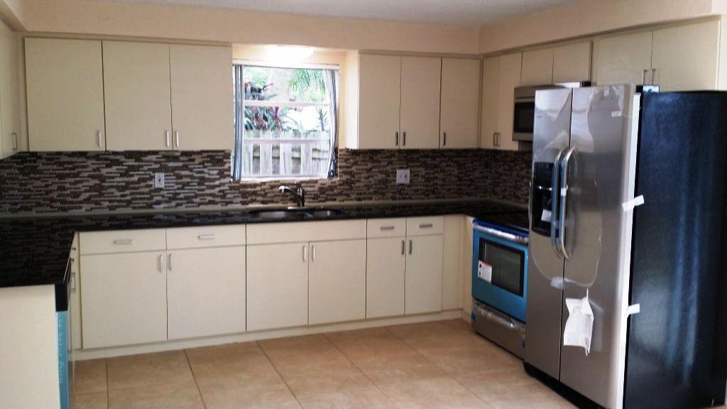 5294 Cleveland Road Delray Beach, FL 33484 - Photo 3 of 10 Gourmet Kitchen