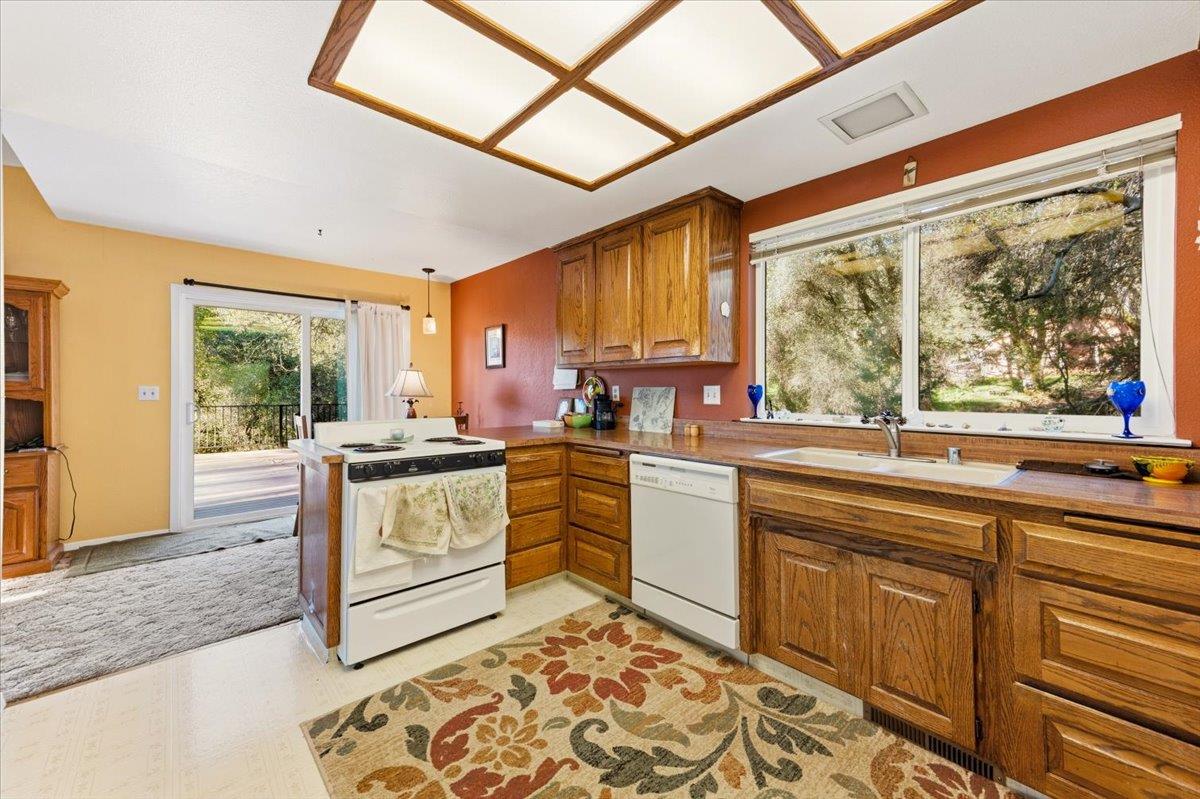 15495 Nancy Way Grass Valley, CA 95949 - Photo 13 of 34