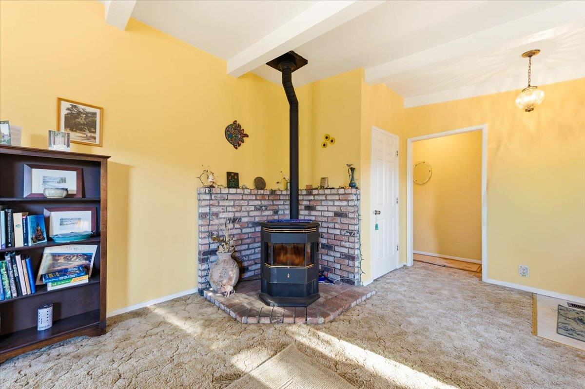 15495 Nancy Way Grass Valley, CA 95949 - Photo 4 of 34