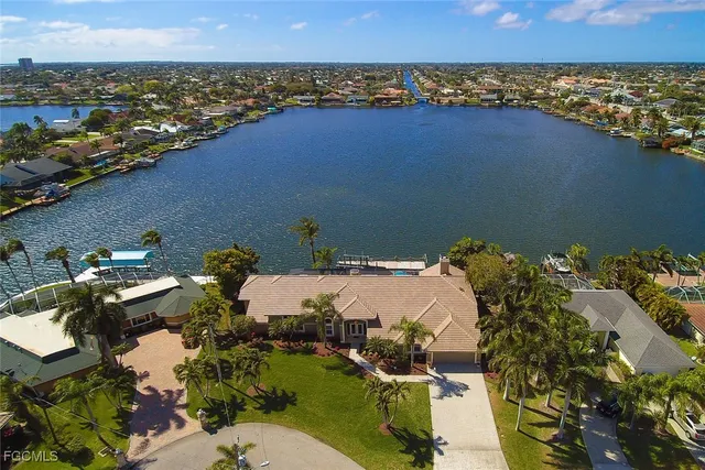 $1,599,999 | 4902 Southwest 5th Place, Cape Coral, FL 33914