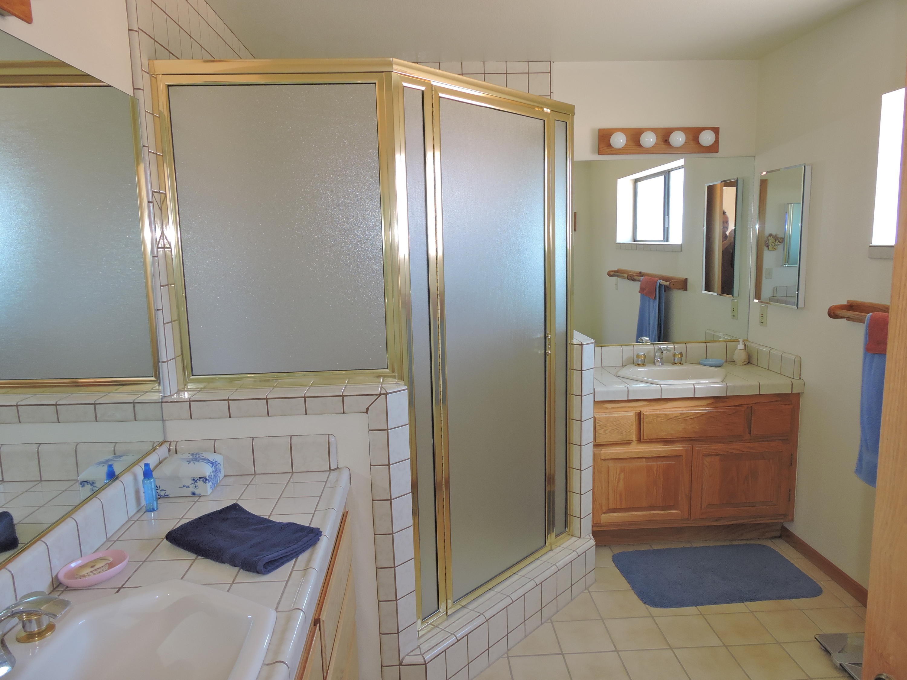 63533 Wagon Wheel Road Joshua Tree, CA 92252 - Photo 22 of 62 a bathroom with a sink and a mirror