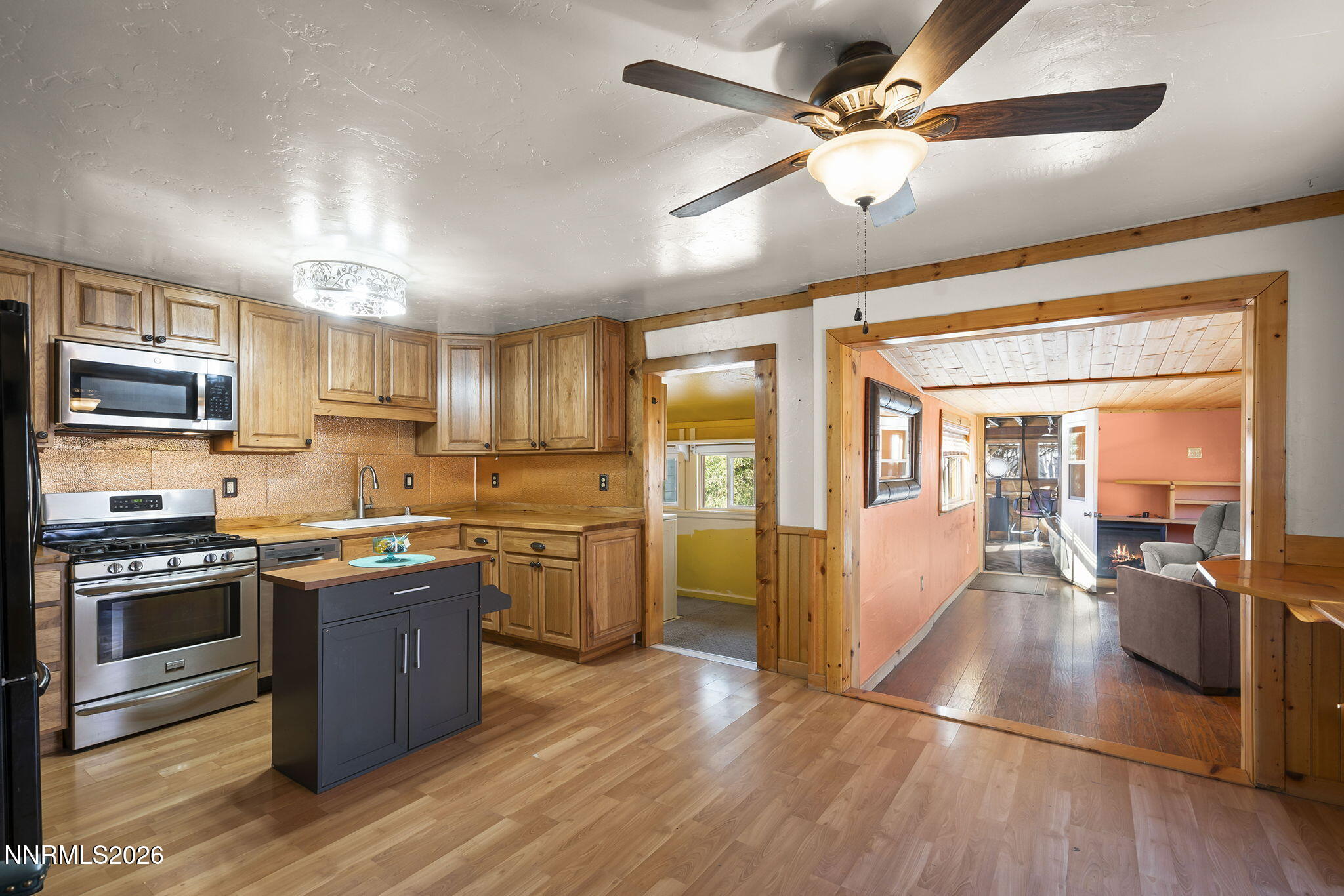 421 14th Street Sparks, NV 89431 - Photo 5 of 32 5-web-or-mls-_DSC0071