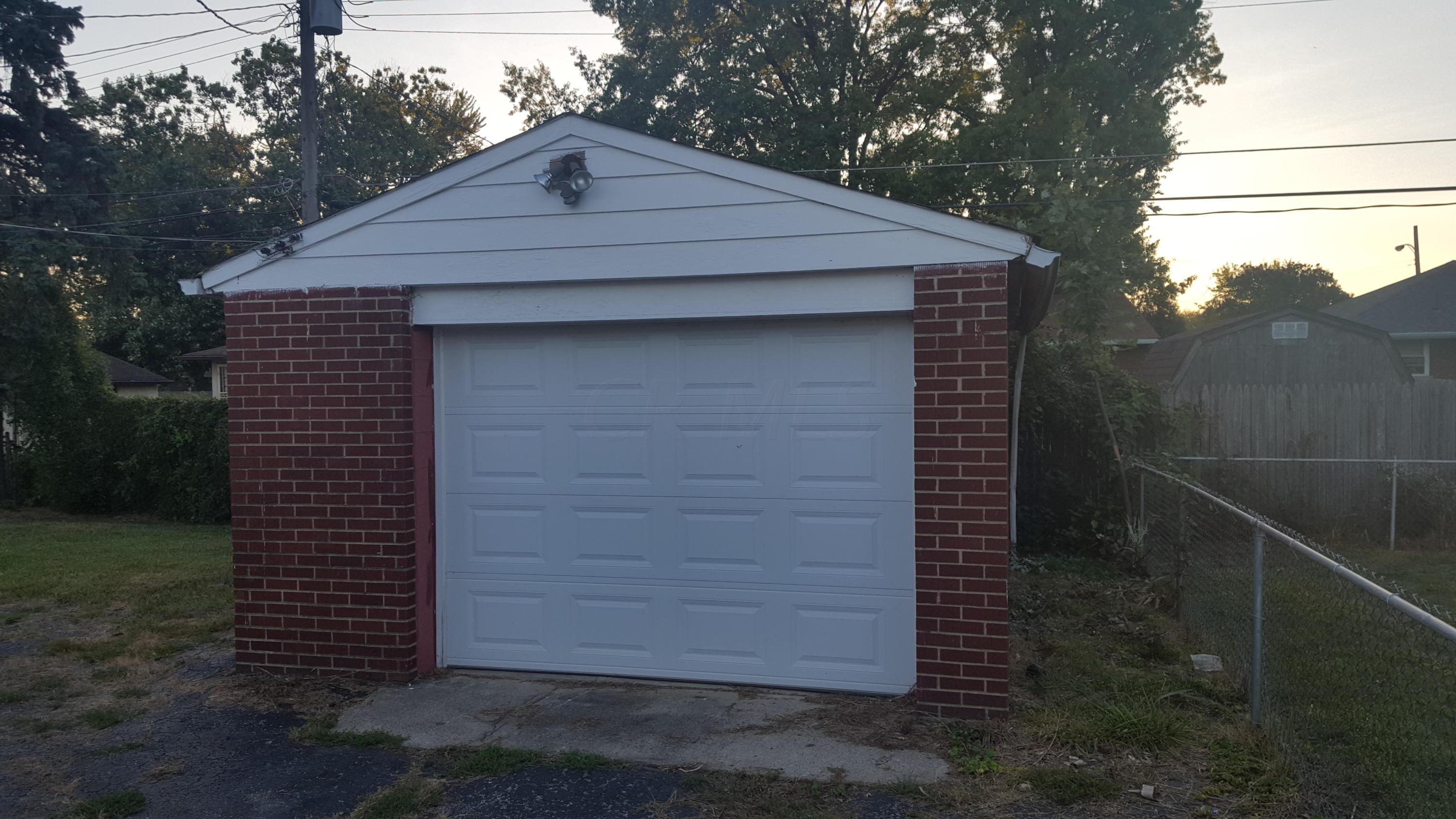 1497 Selkirk Road Columbus, OH 43227 - Photo 4 of 23 Gallery Image 4