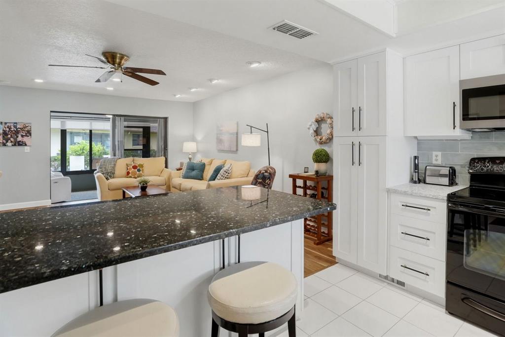 2538 Oakleaf Lane, Unit 33B Clearwater, FL 33763 - Photo 13 of 60