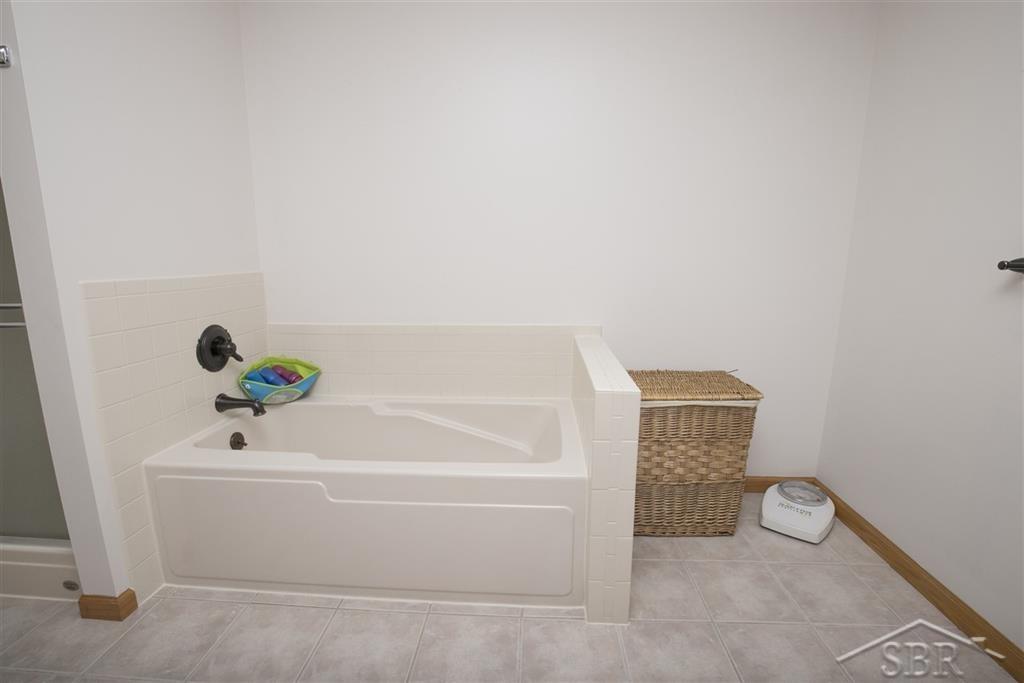 14610 Roe Road Hemlock, MI 48626 - Photo 24 of 83 31365296-23.JPG
