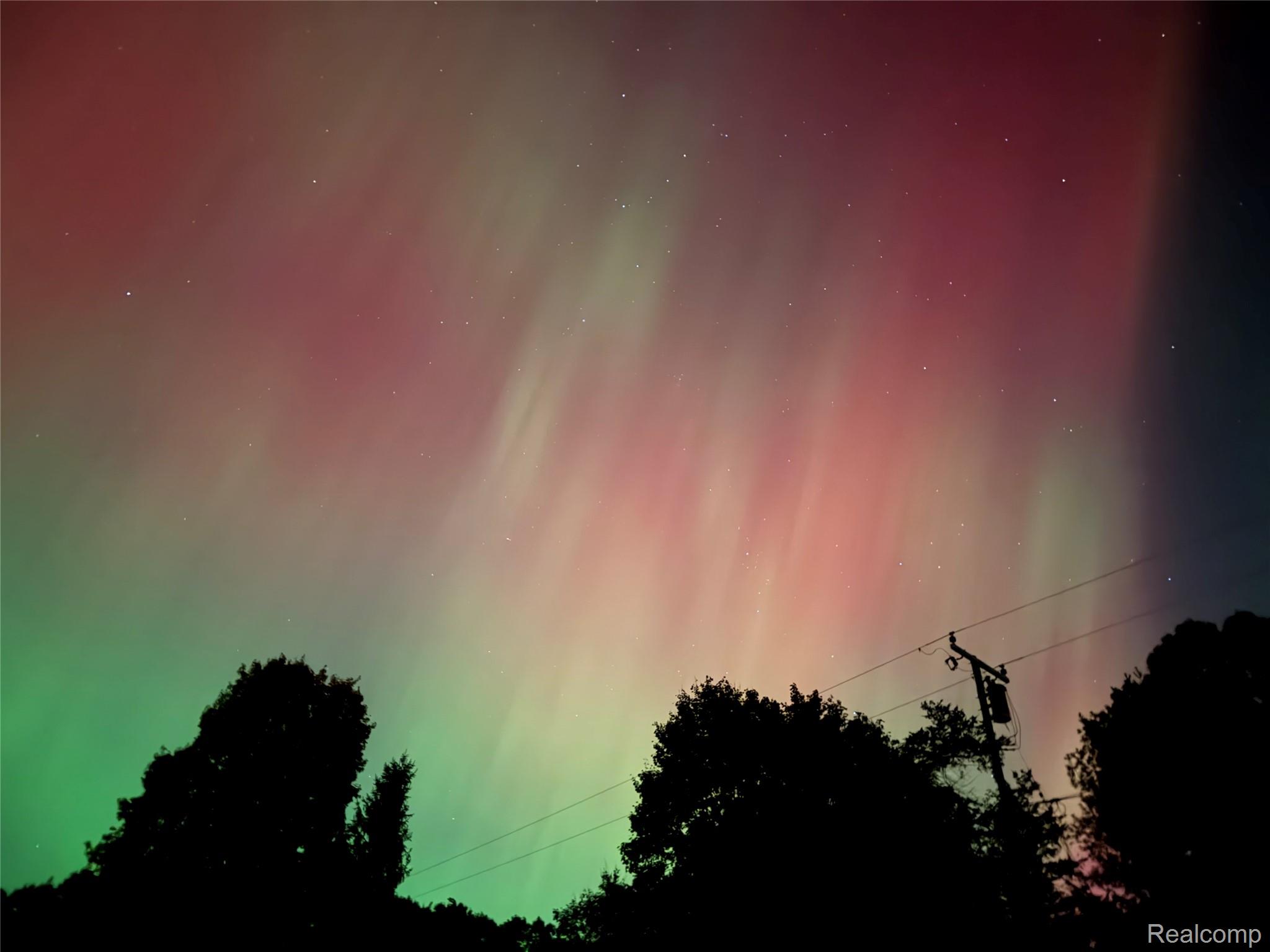 7333 Toma Road Dexter, MI 48130 - Photo 43 of 45 Aurora and stars at night.