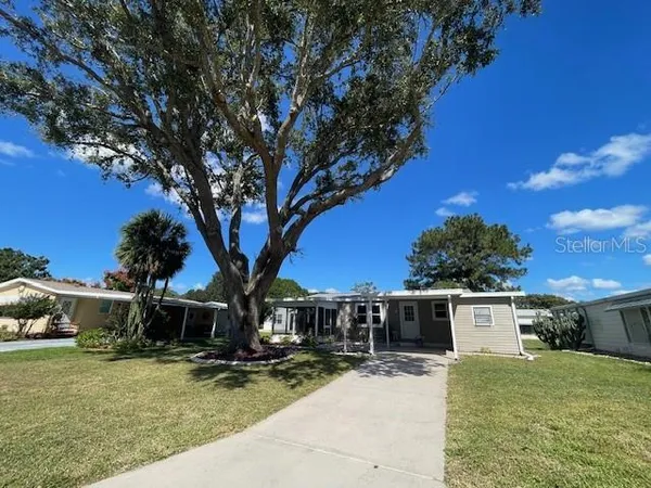 $1,600 | 909 Orchid Street, Lady Lake, FL 32159