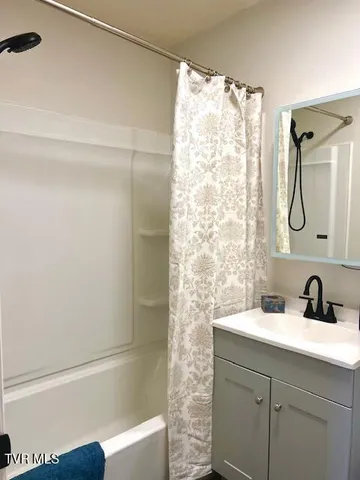 $119,500 | 1225 Carriage Circle, Unit 101, Bristol, VA 24201