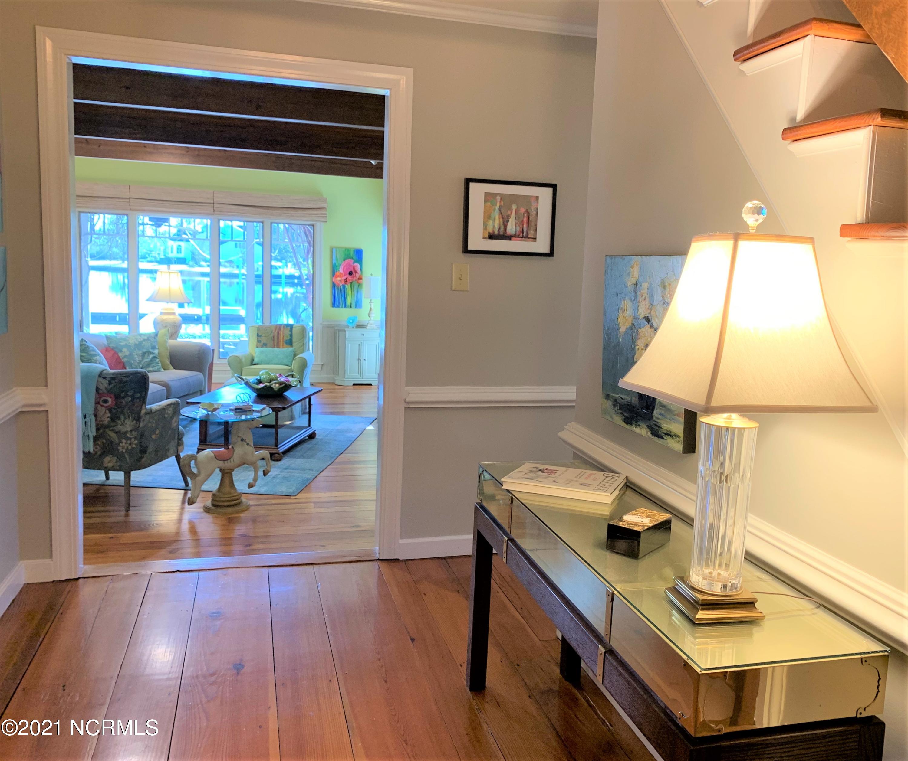2419 Tram Road New Bern, NC 28562 - Photo 4 of 48 4-FOYER
