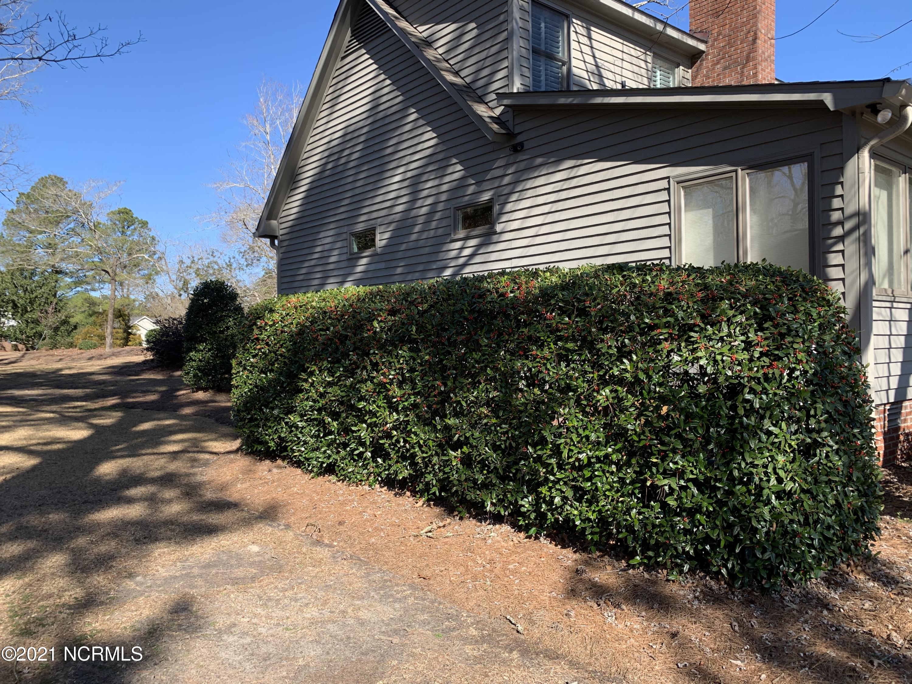 2419 Tram Road New Bern, NC 28562 - Photo 45 of 48 47-GORGEOUS LANDSCAPING