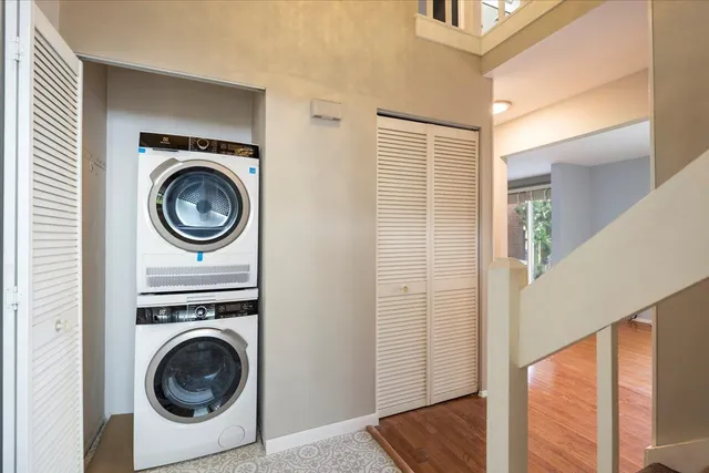 $250,000 | 650 Cress Creek Lane, Crystal Lake, IL 60014