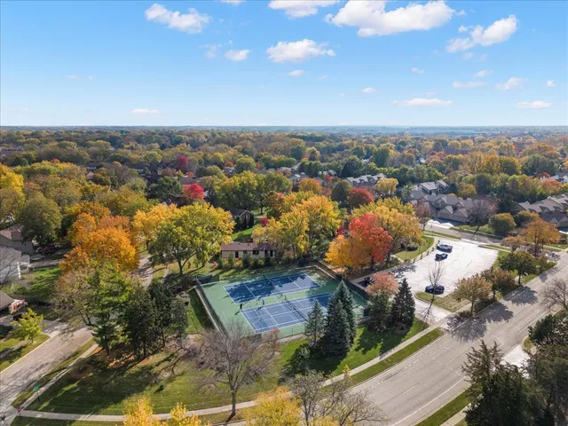 $250,000 | 650 Cress Creek Lane, Crystal Lake, IL 60014