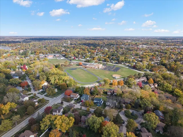 $250,000 | 650 Cress Creek Lane, Crystal Lake, IL 60014