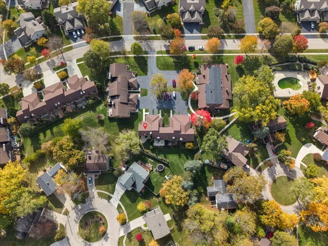 $250,000 | 650 Cress Creek Lane, Crystal Lake, IL 60014