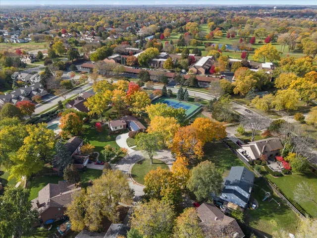 $250,000 | 650 Cress Creek Lane, Crystal Lake, IL 60014