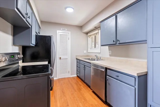 $250,000 | 650 Cress Creek Lane, Crystal Lake, IL 60014